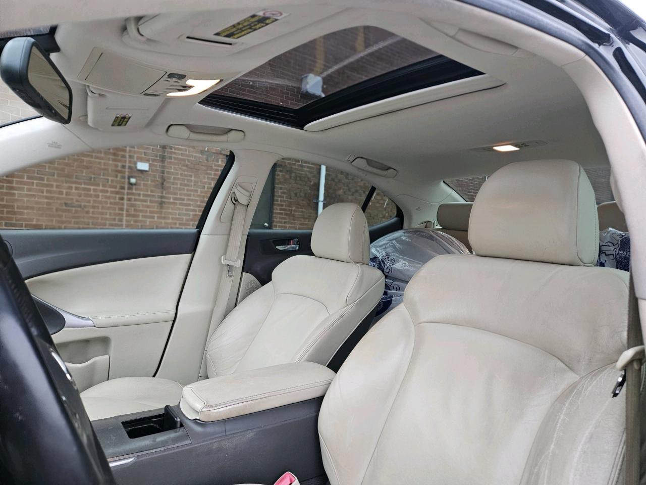 2009 Lexus IS RWD, LEATHER, SUNROOF Photo