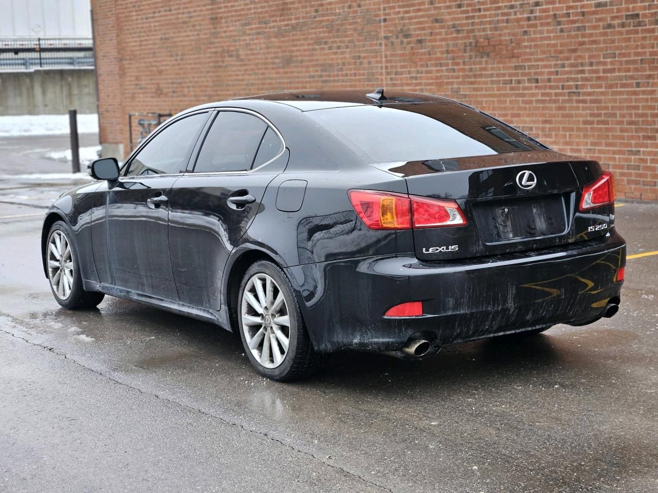2009 Lexus IS RWD, LEATHER, SUNROOF Photo