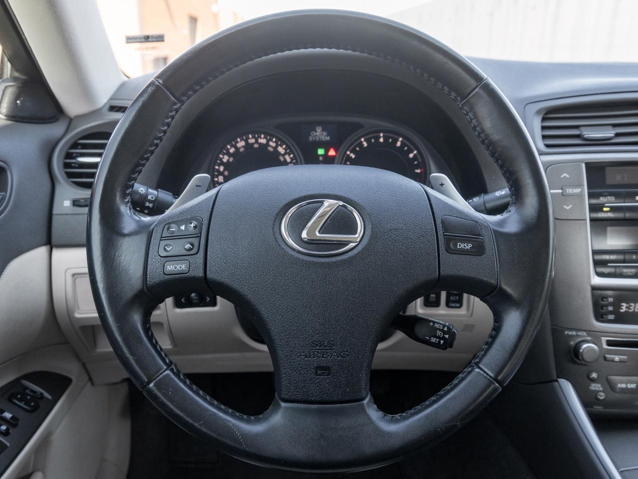 2009 Lexus IS RWD, LEATHER, SUNROOF Photo