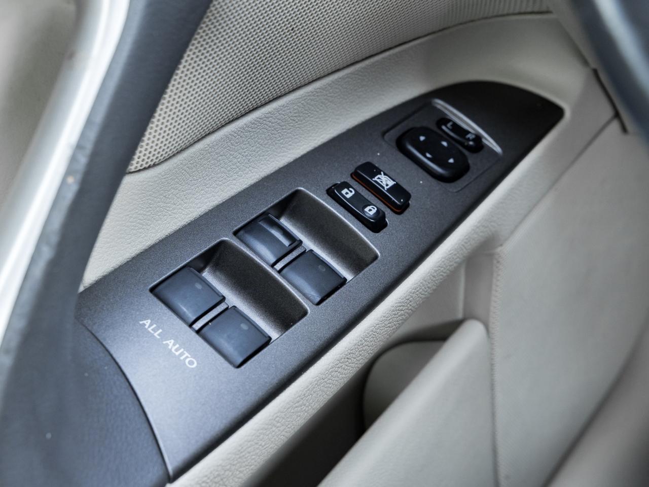 2009 Lexus IS RWD, LEATHER, SUNROOF Photo