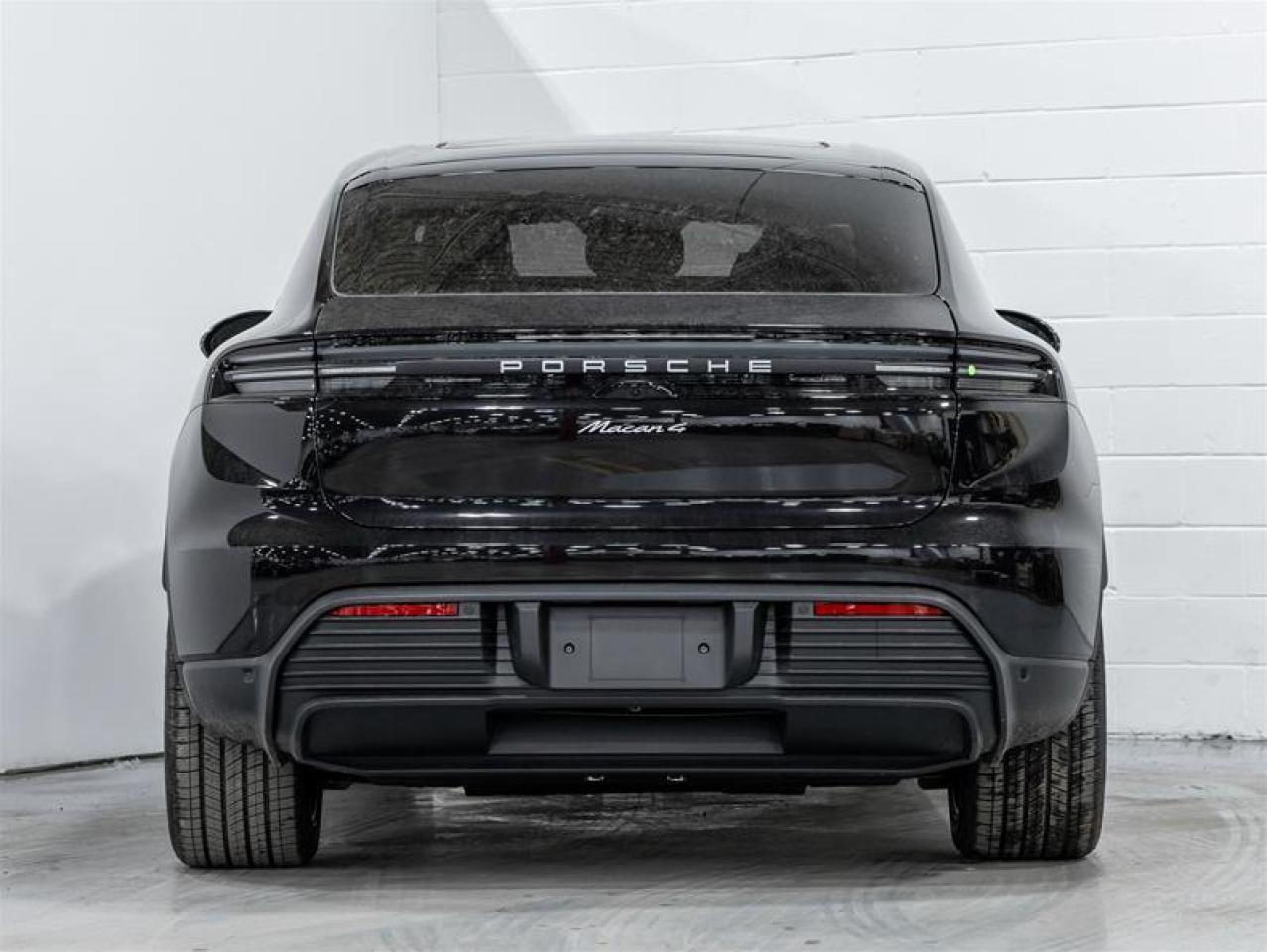 2025 Porsche Macan  Photo