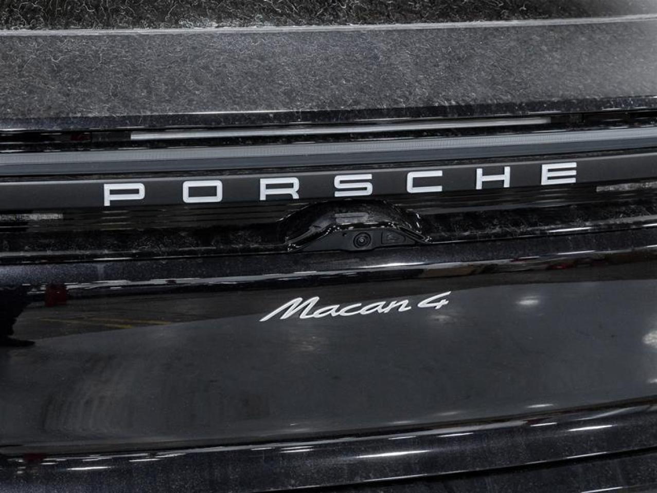 2025 Porsche Macan  Photo