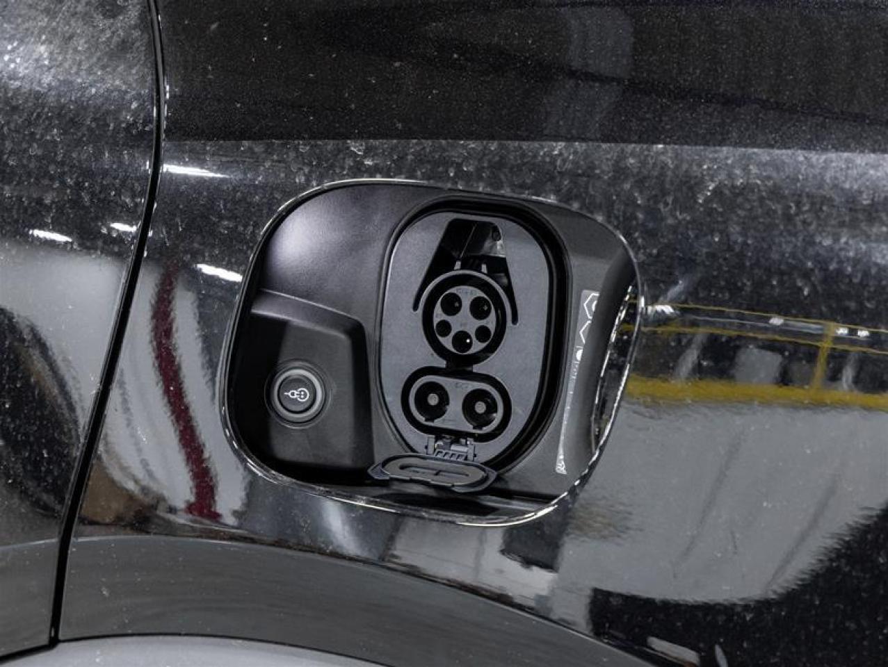 2025 Porsche Macan  Photo