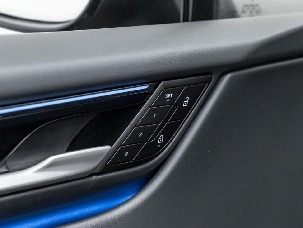 2025 Porsche Macan  Photo