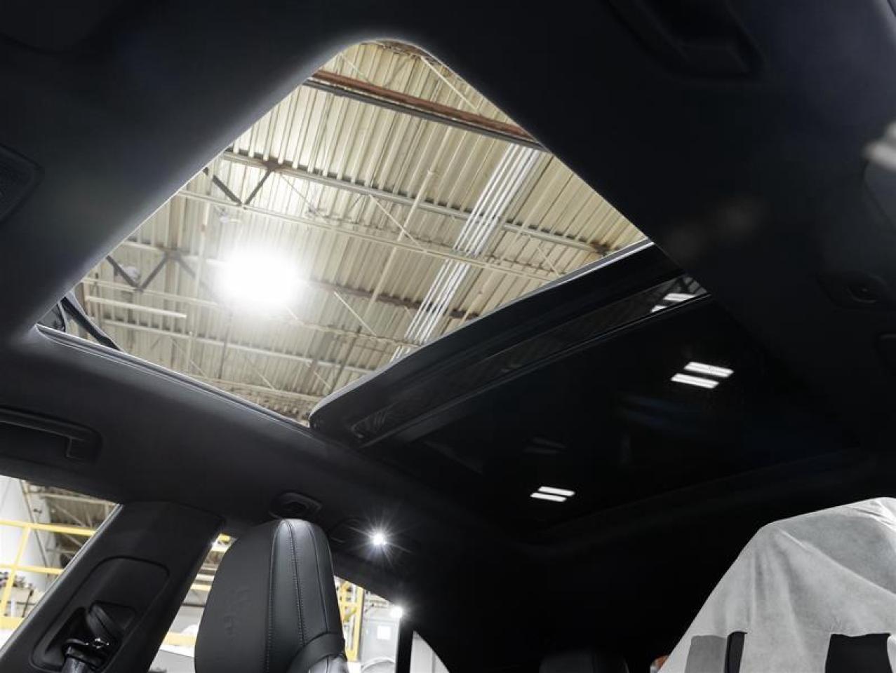 2025 Porsche Macan  Photo