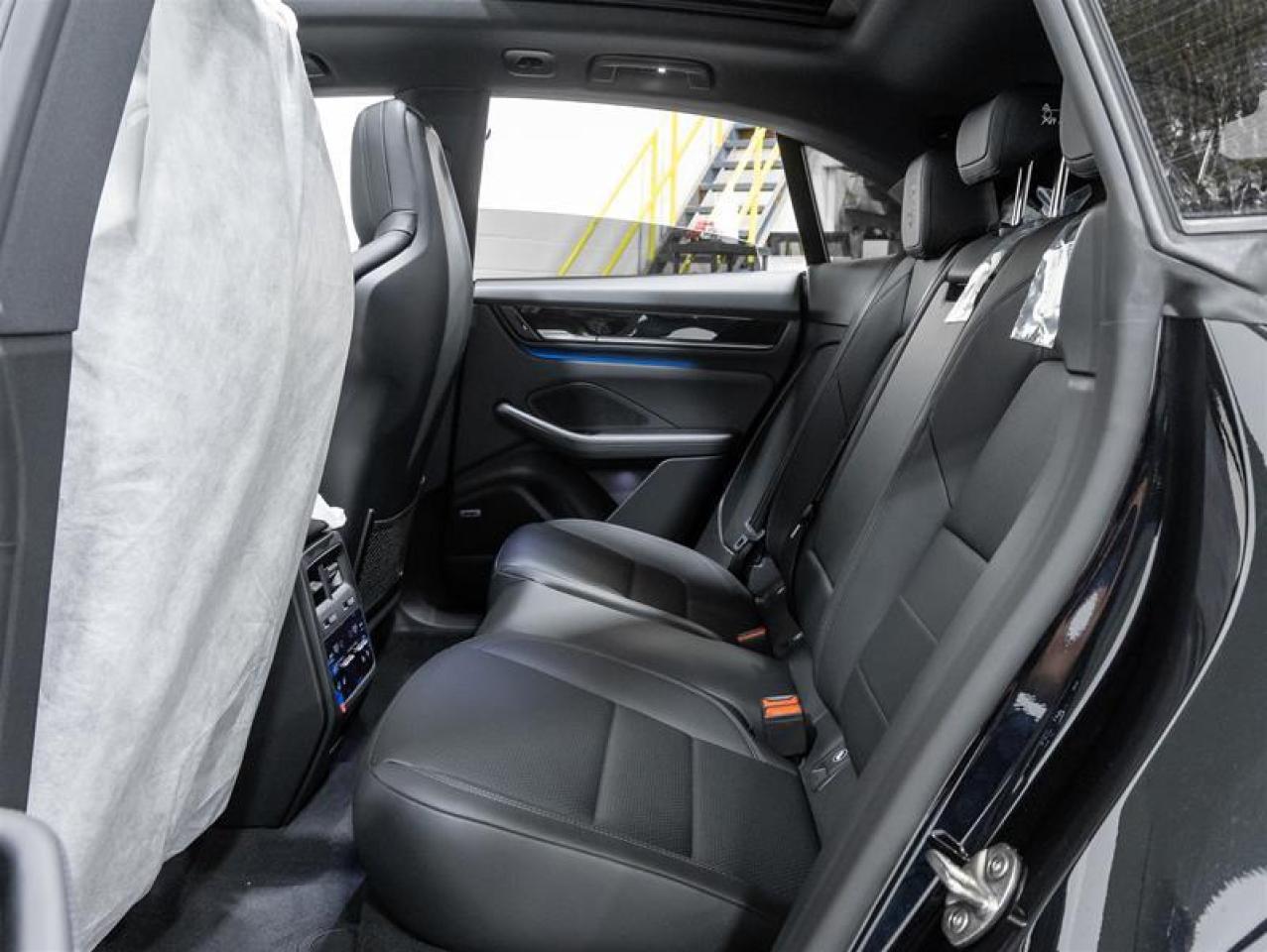 2025 Porsche Macan  Photo