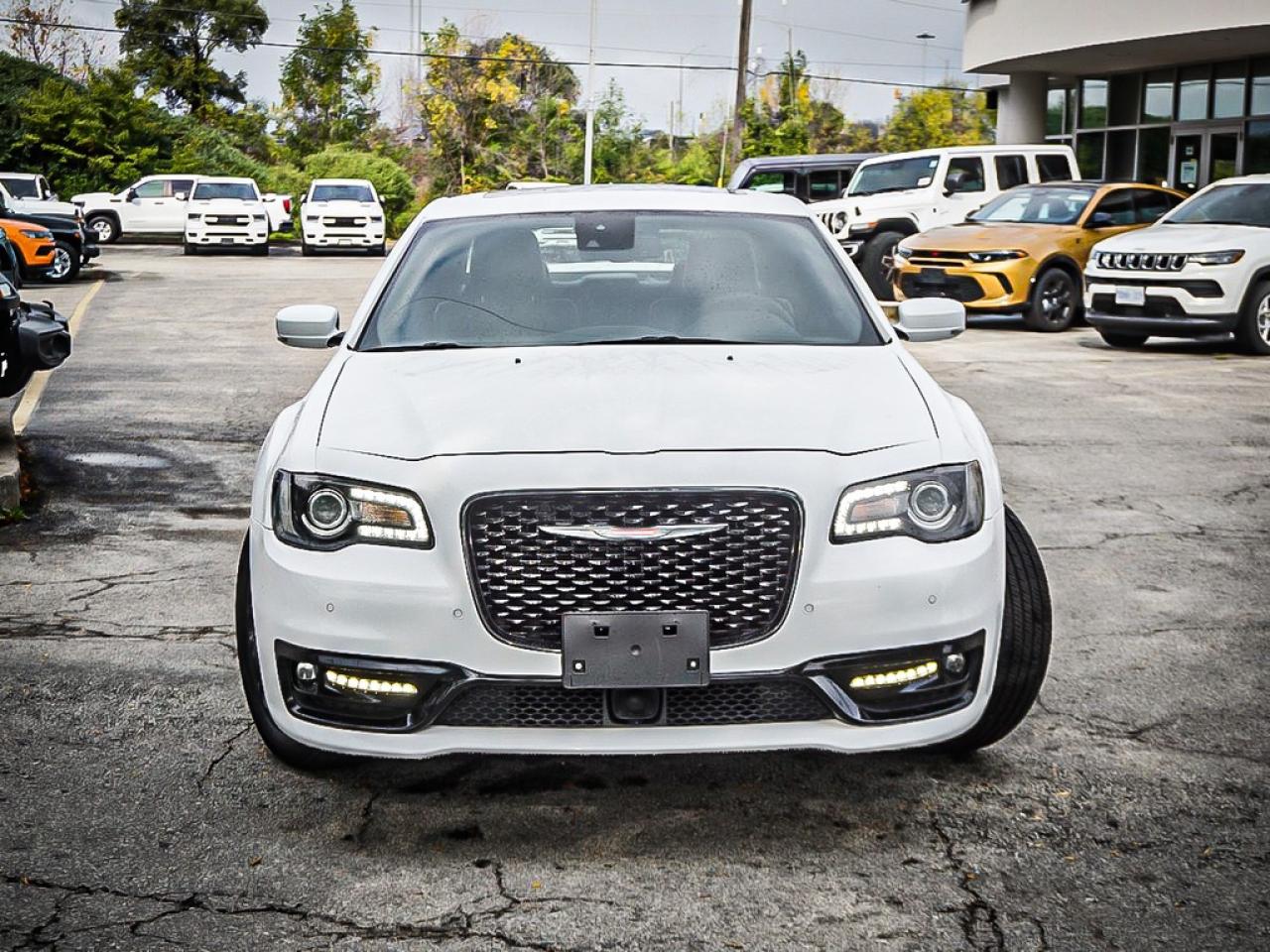 2023 Chrysler 300  Photo