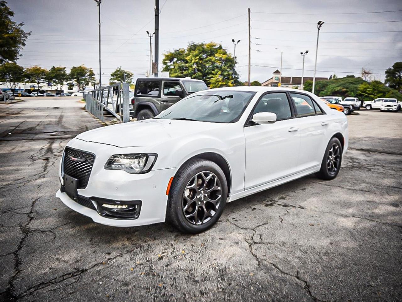2023 Chrysler 300  Photo