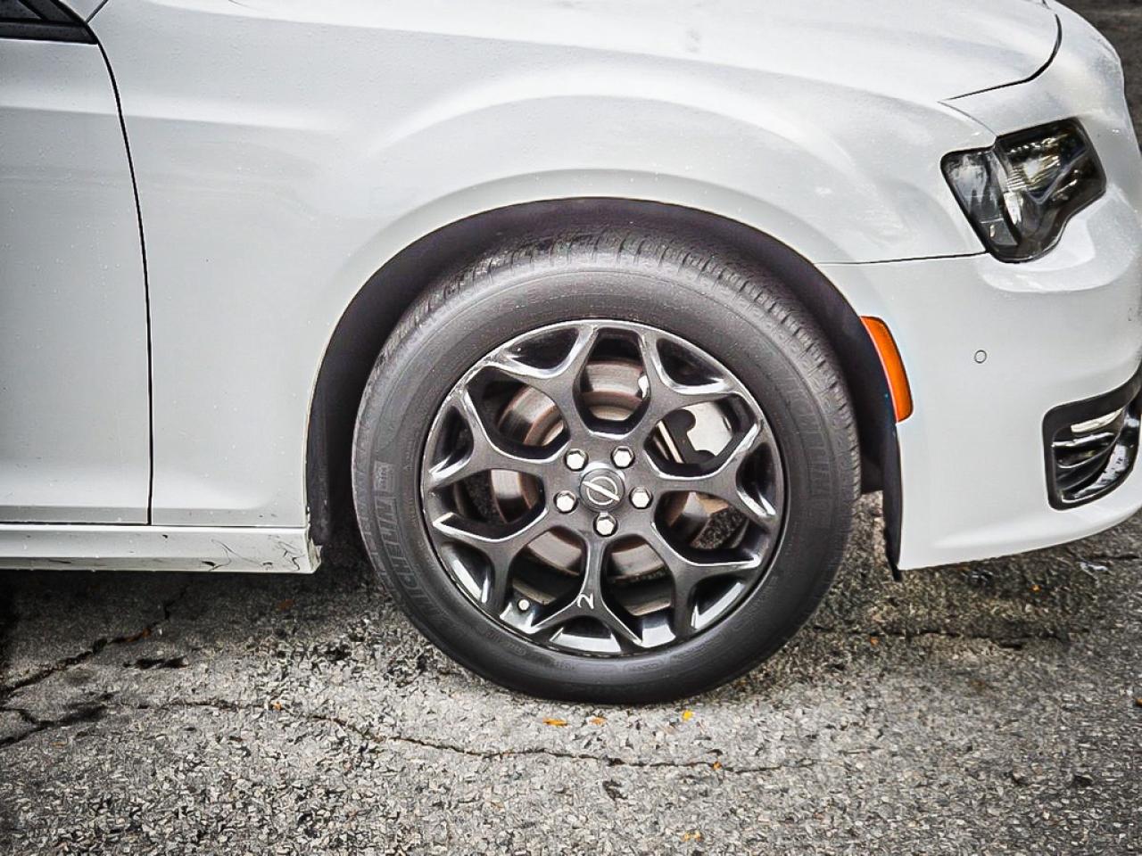 2023 Chrysler 300  Photo