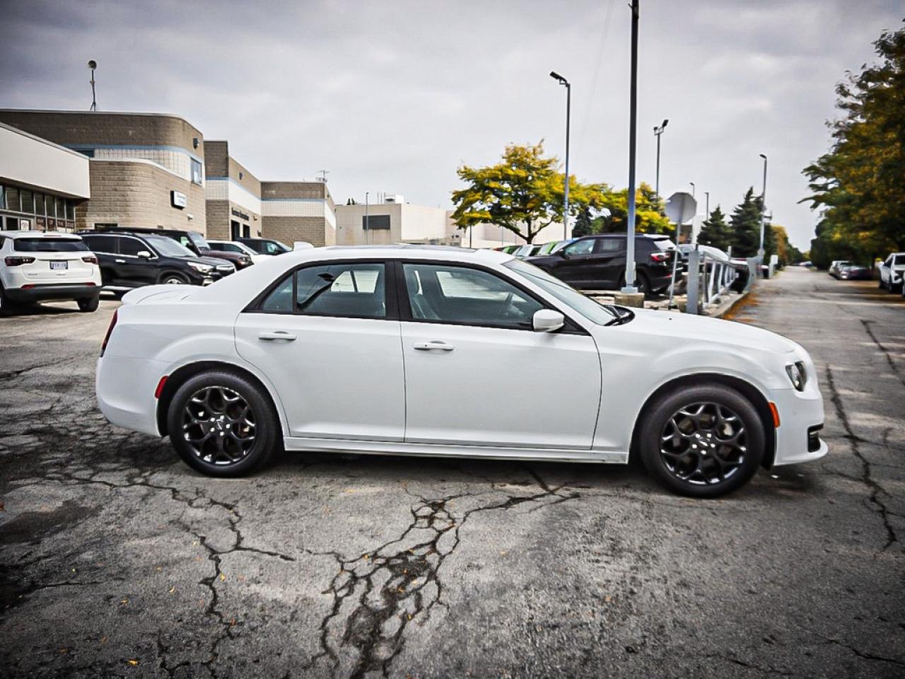 2023 Chrysler 300  Photo