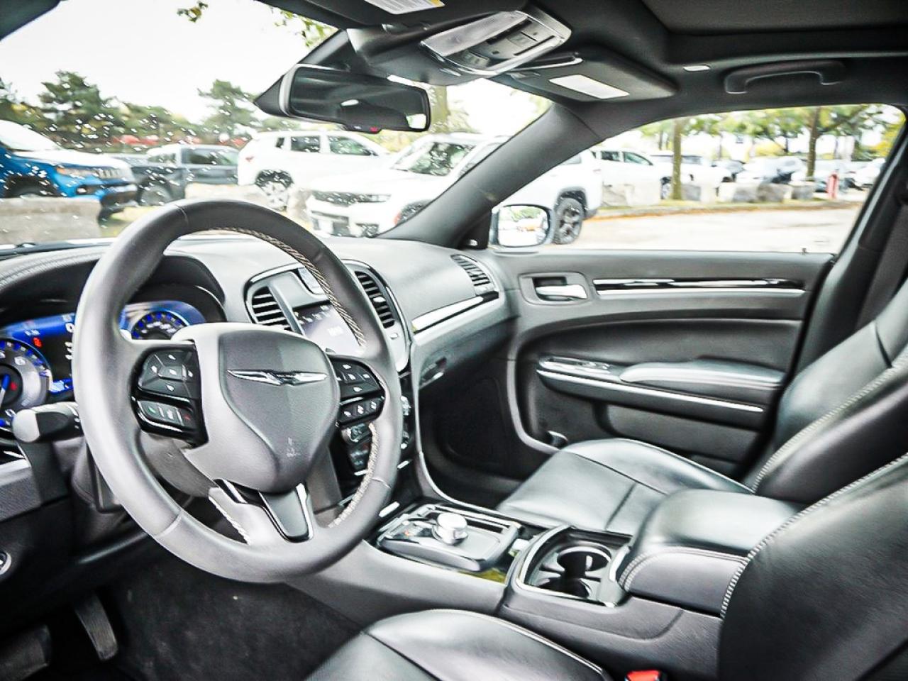 2023 Chrysler 300  Photo