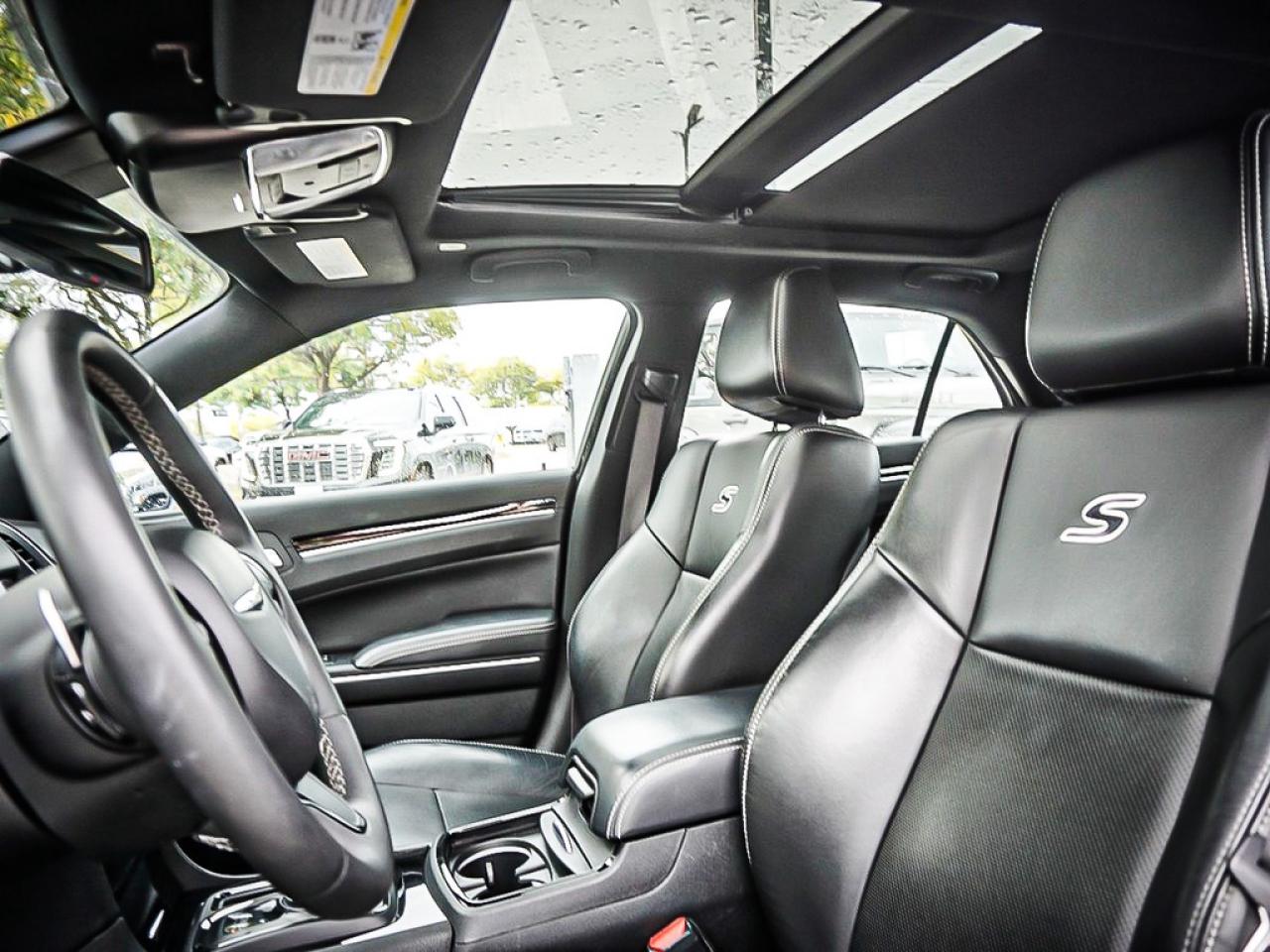 2023 Chrysler 300  Photo