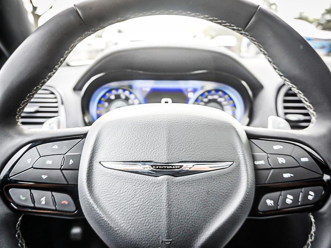 2023 Chrysler 300  Photo