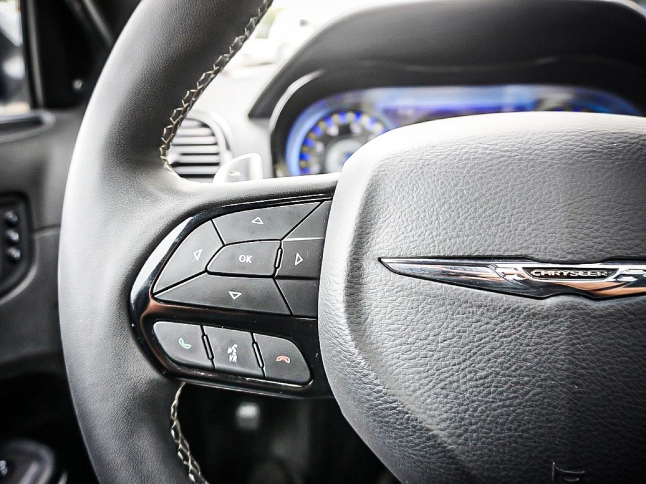 2023 Chrysler 300  Photo