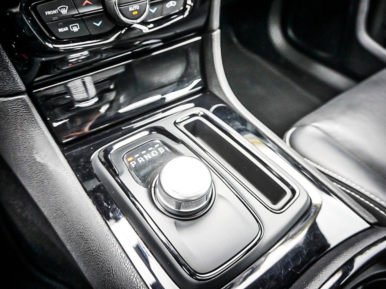 2023 Chrysler 300  Photo