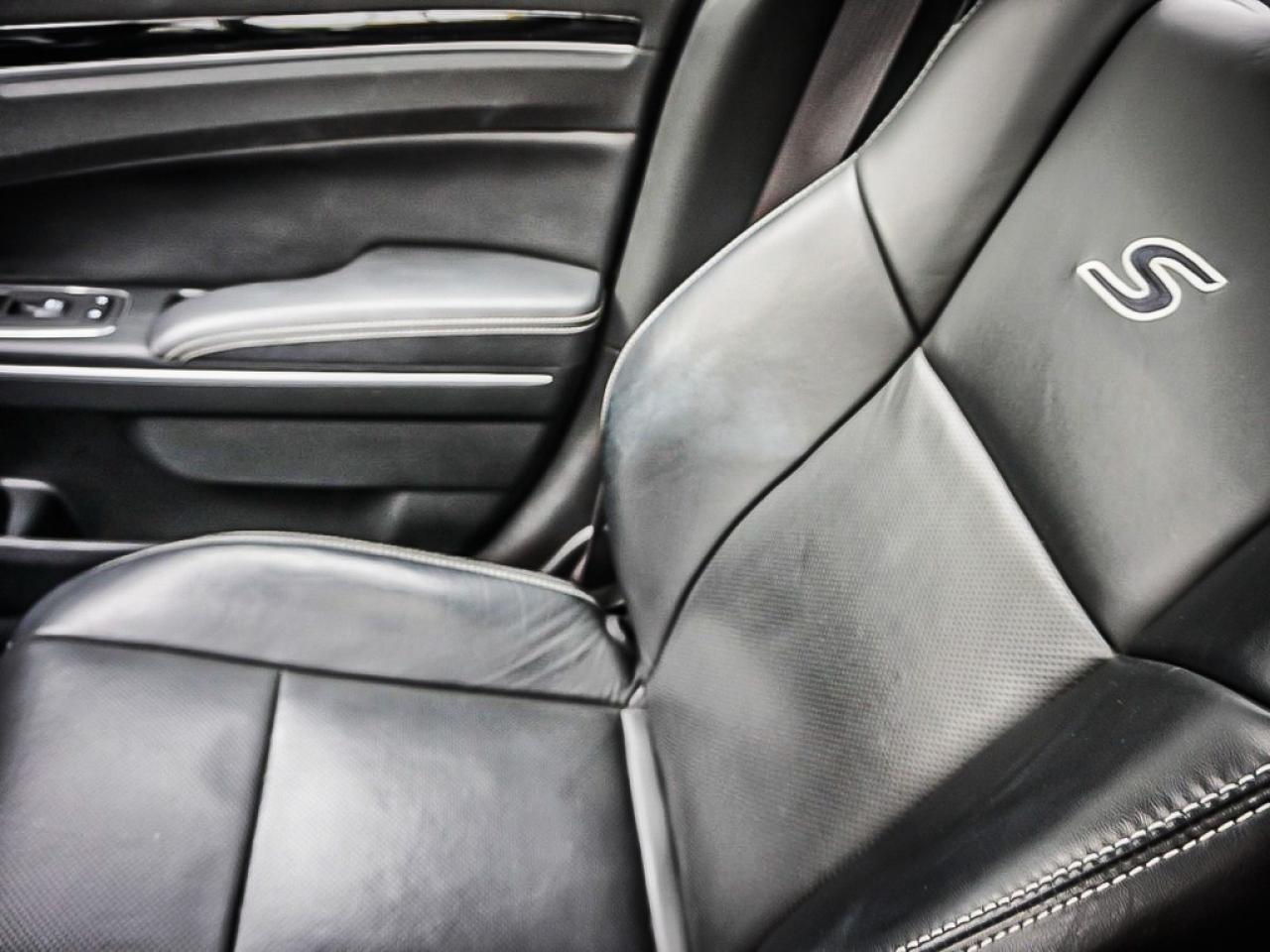 2023 Chrysler 300  Photo