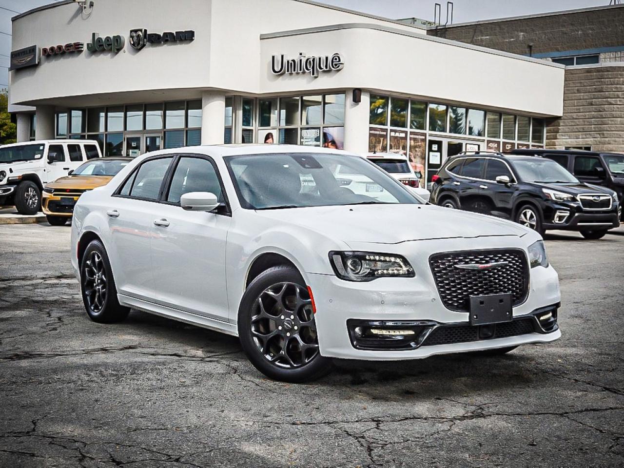2023 Chrysler 300  Photo