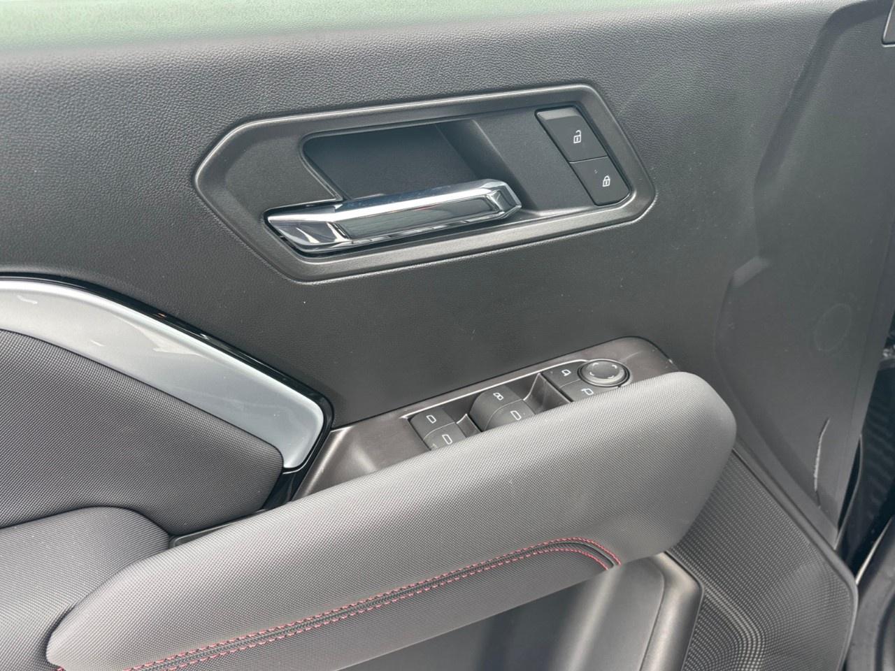 2026 Chevrolet Colorado Crew Cab Short Box 4-Wheel Drive Z71 Photo