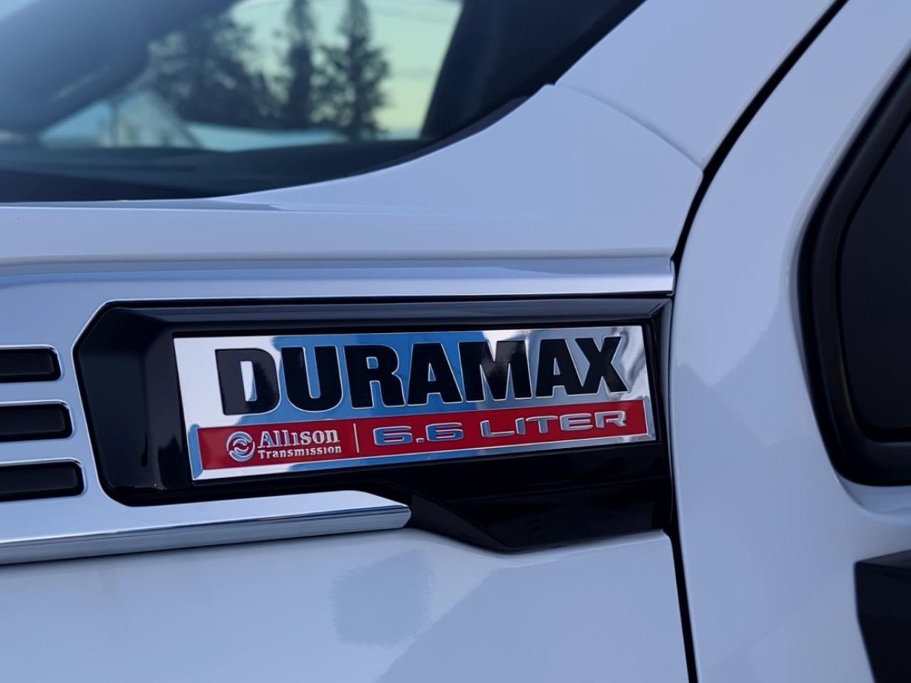 2026 GMC SIERRA 2500HD Crew Cab Standard Box 4-Wheel Drive Pro Photo3