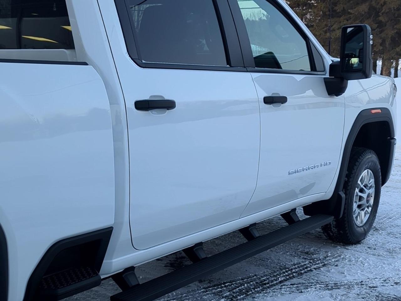 2026 GMC SIERRA 2500HD Crew Cab Standard Box 4-Wheel Drive Pro Photo