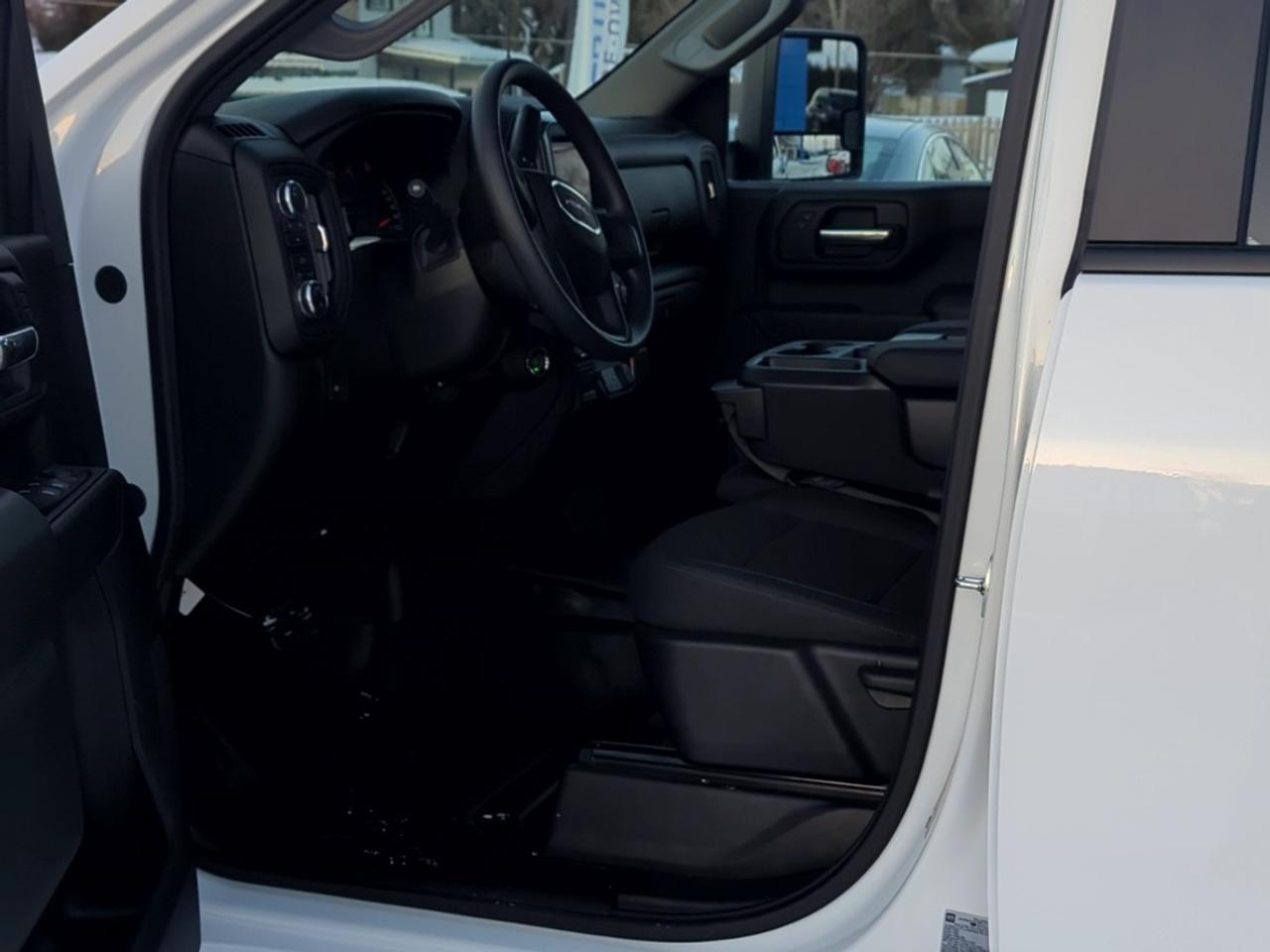 2026 GMC SIERRA 2500HD Crew Cab Standard Box 4-Wheel Drive Pro Photo