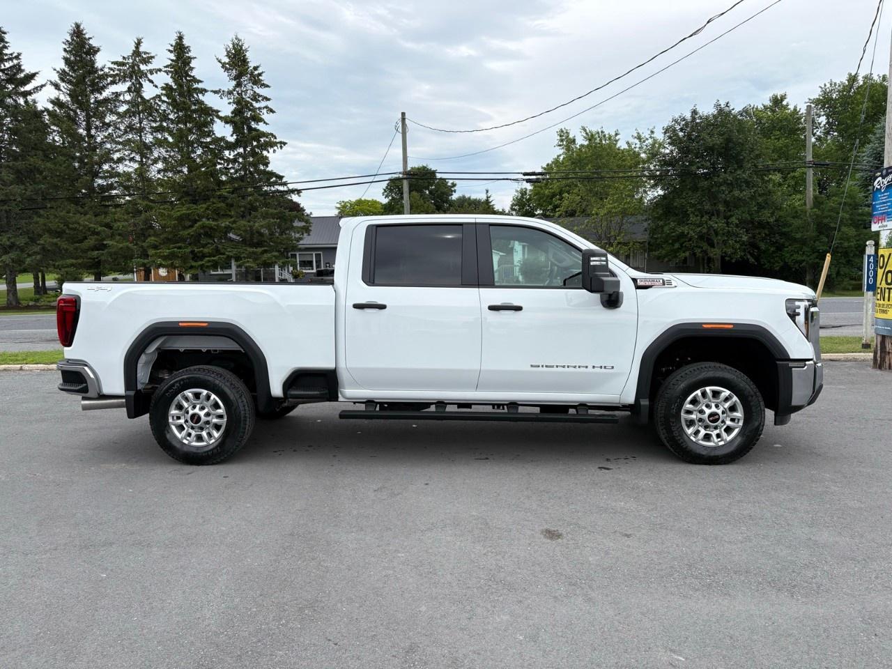 2026 GMC SIERRA 2500HD Crew Cab Standard Box 4-Wheel Drive Pro Photo