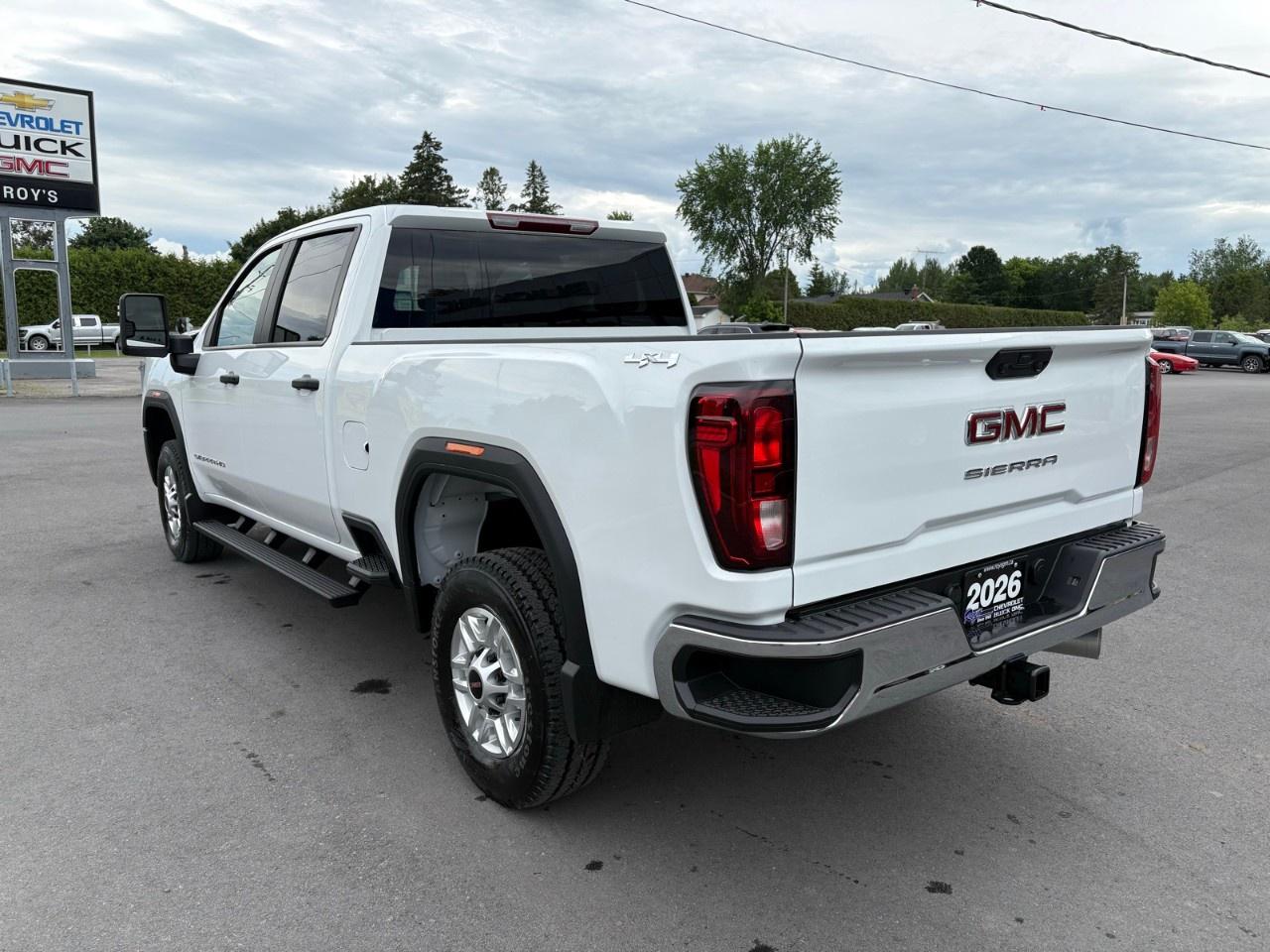 2026 GMC SIERRA 2500HD Crew Cab Standard Box 4-Wheel Drive Pro Photo