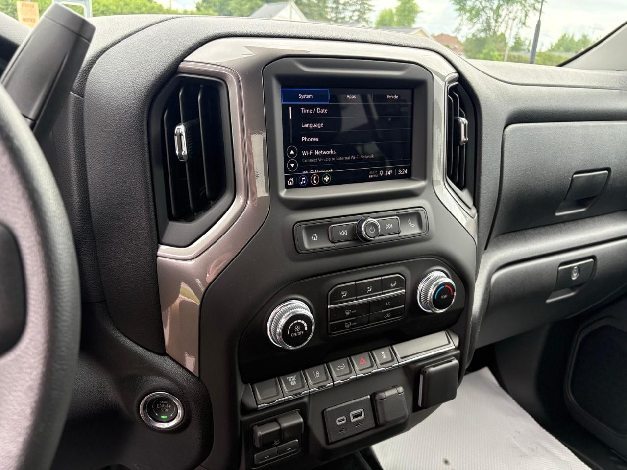 2026 GMC SIERRA 2500HD Crew Cab Standard Box 4-Wheel Drive Pro Photo