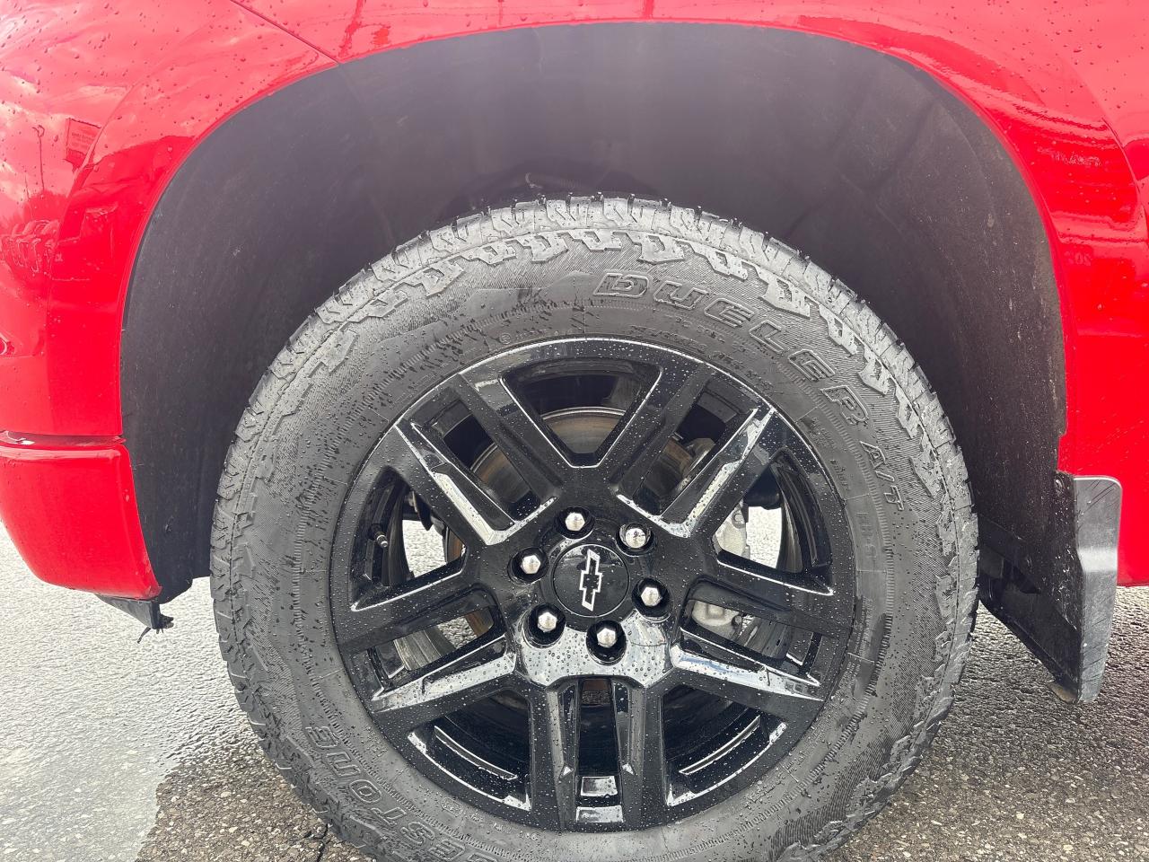 2024 Chevrolet Silverado 1500 Custom Crew + Steps + 20 Alloys + Tow Pkg + Low Km Photo4