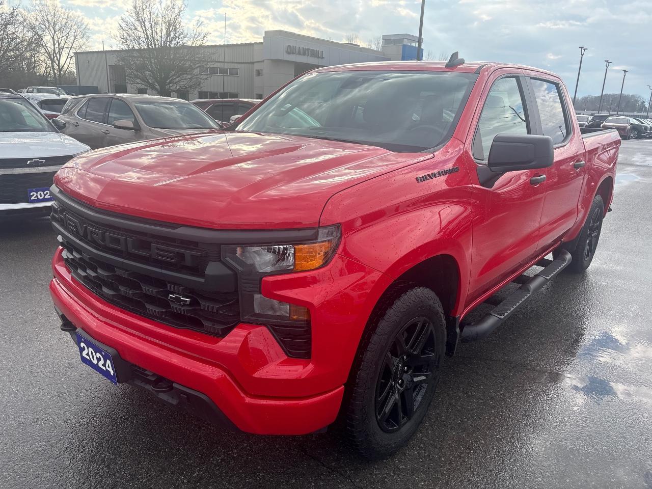 2024 Chevrolet Silverado 1500 Custom Crew + Steps + 20 Alloys + Tow Pkg + Low Km Photo