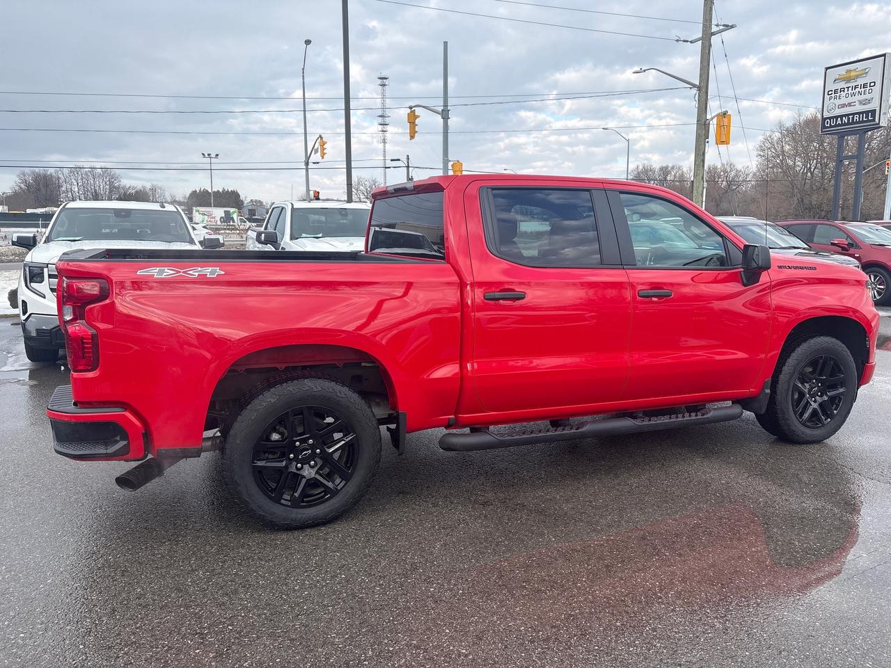 2024 Chevrolet Silverado 1500 Custom Crew + Steps + 20 Alloys + Tow Pkg + Low Km Photo