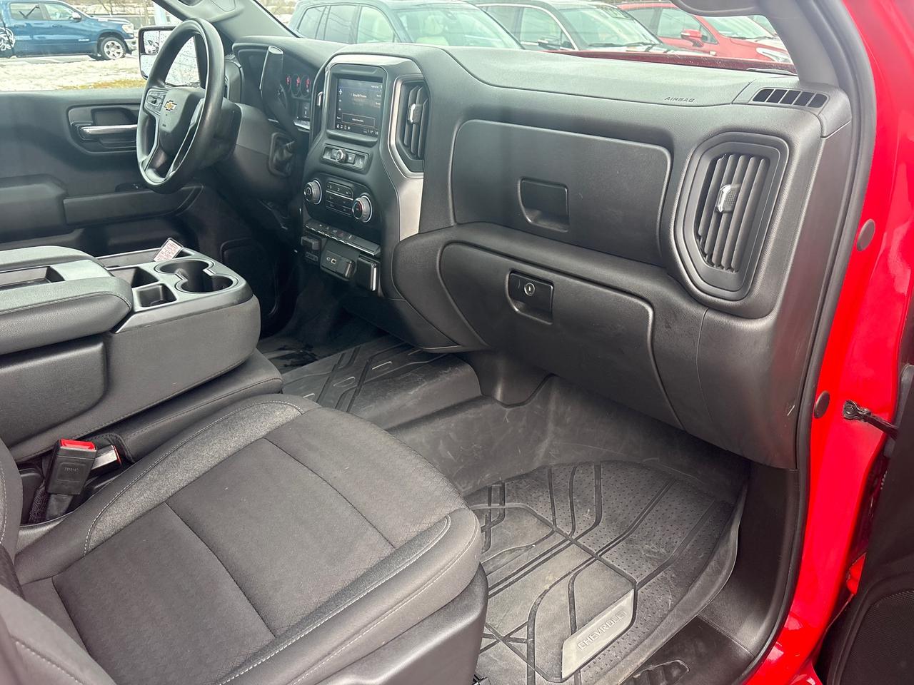 2024 Chevrolet Silverado 1500 Custom Crew + Steps + 20 Alloys + Tow Pkg + Low Km Photo