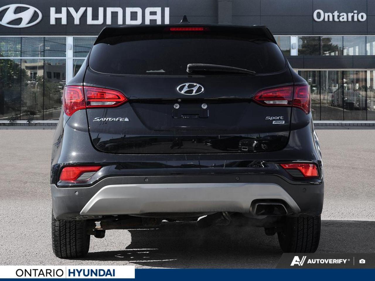 2017 Hyundai Santa Fe Sport 2.4 Premium (A6) 4dr All-Wheel Drive Photo4