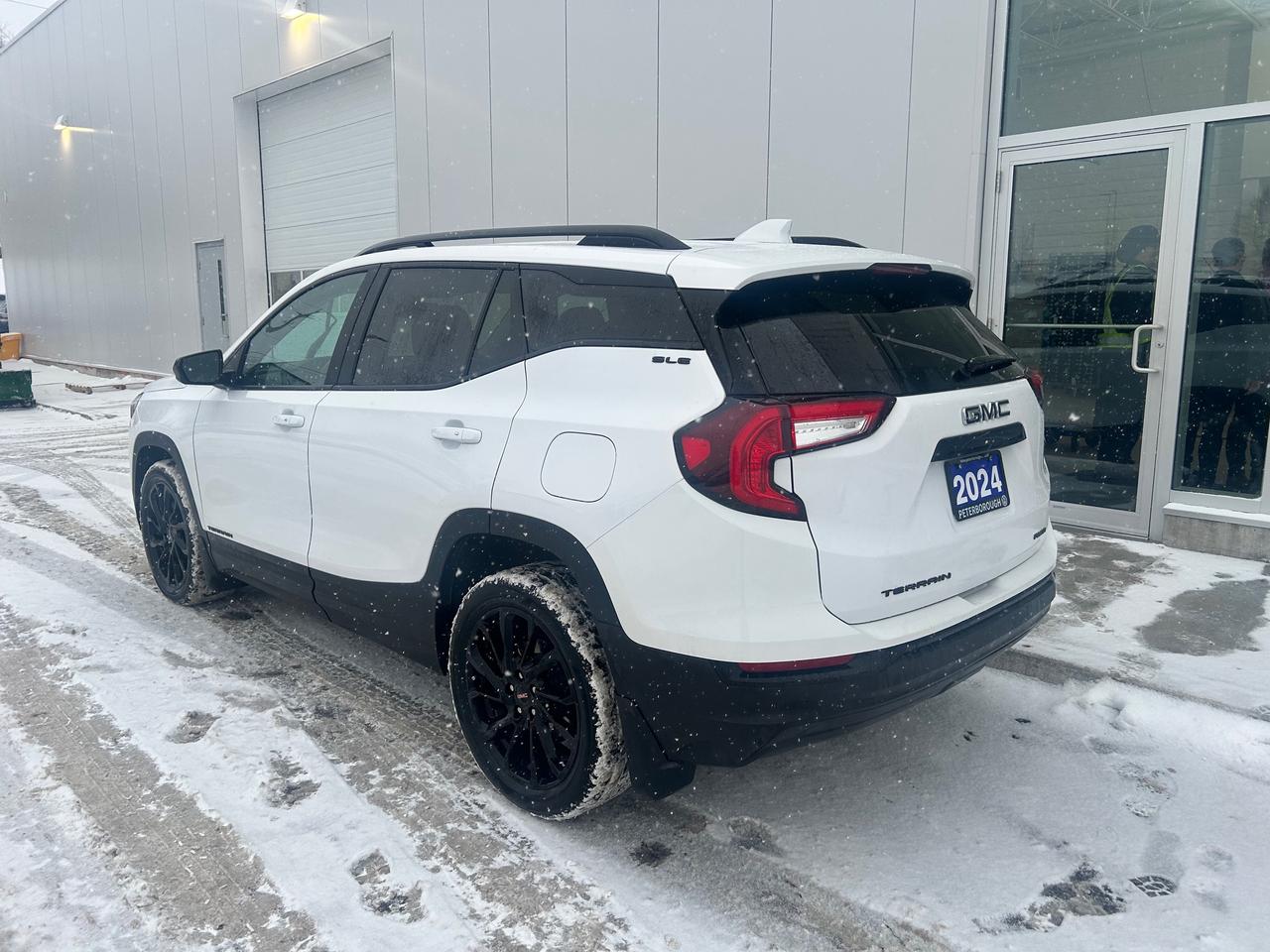 2024 GMC Terrain SLE 4dr All-Wheel Drive Photo2