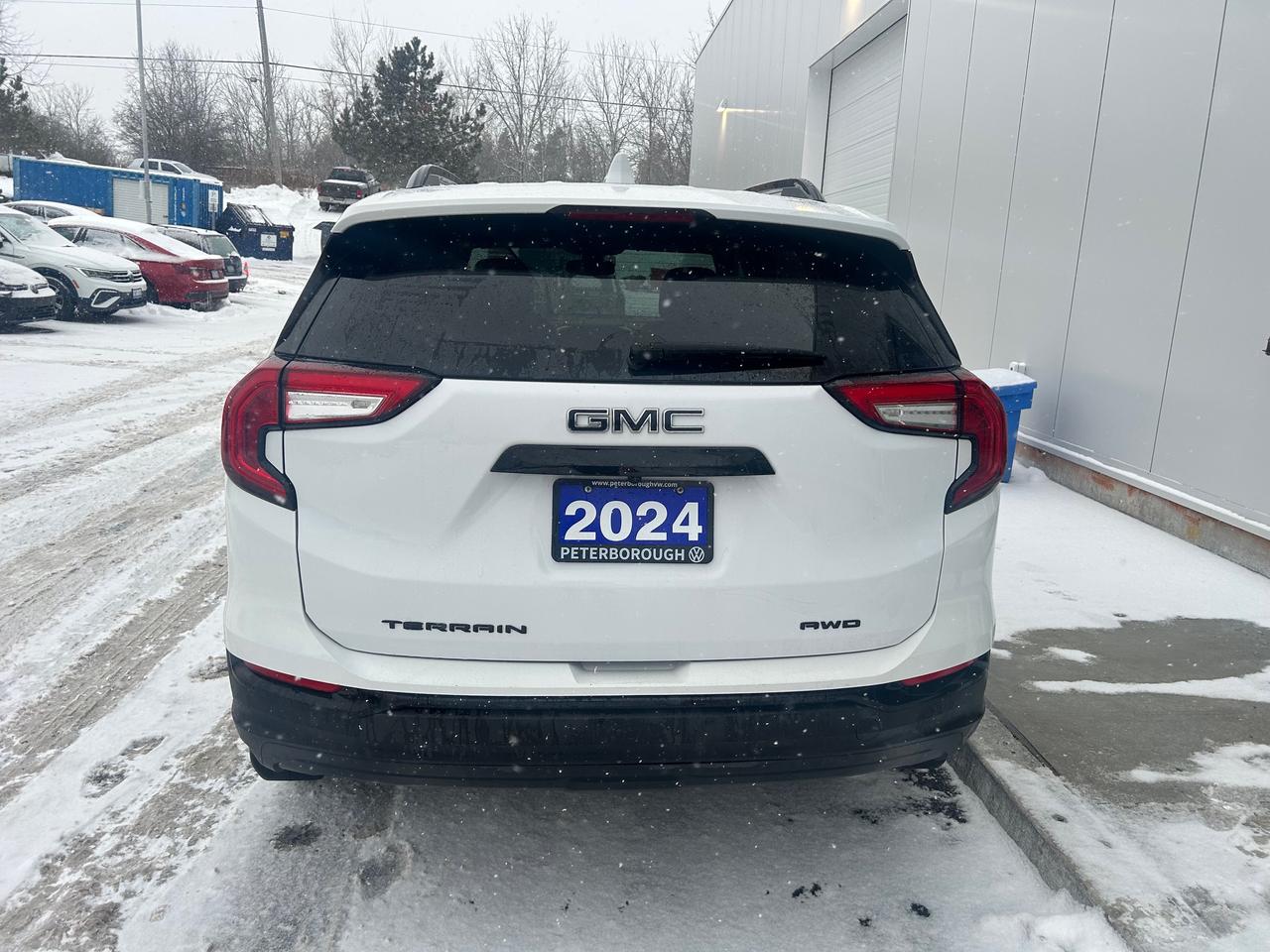 2024 GMC Terrain SLE 4dr All-Wheel Drive Photo3