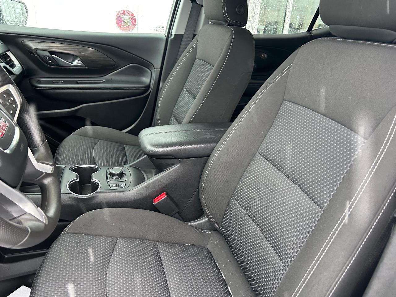 2024 GMC Terrain SLE 4dr All-Wheel Drive Photo