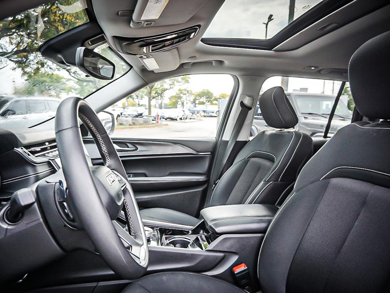 2023 Jeep Grand Cherokee  Photo