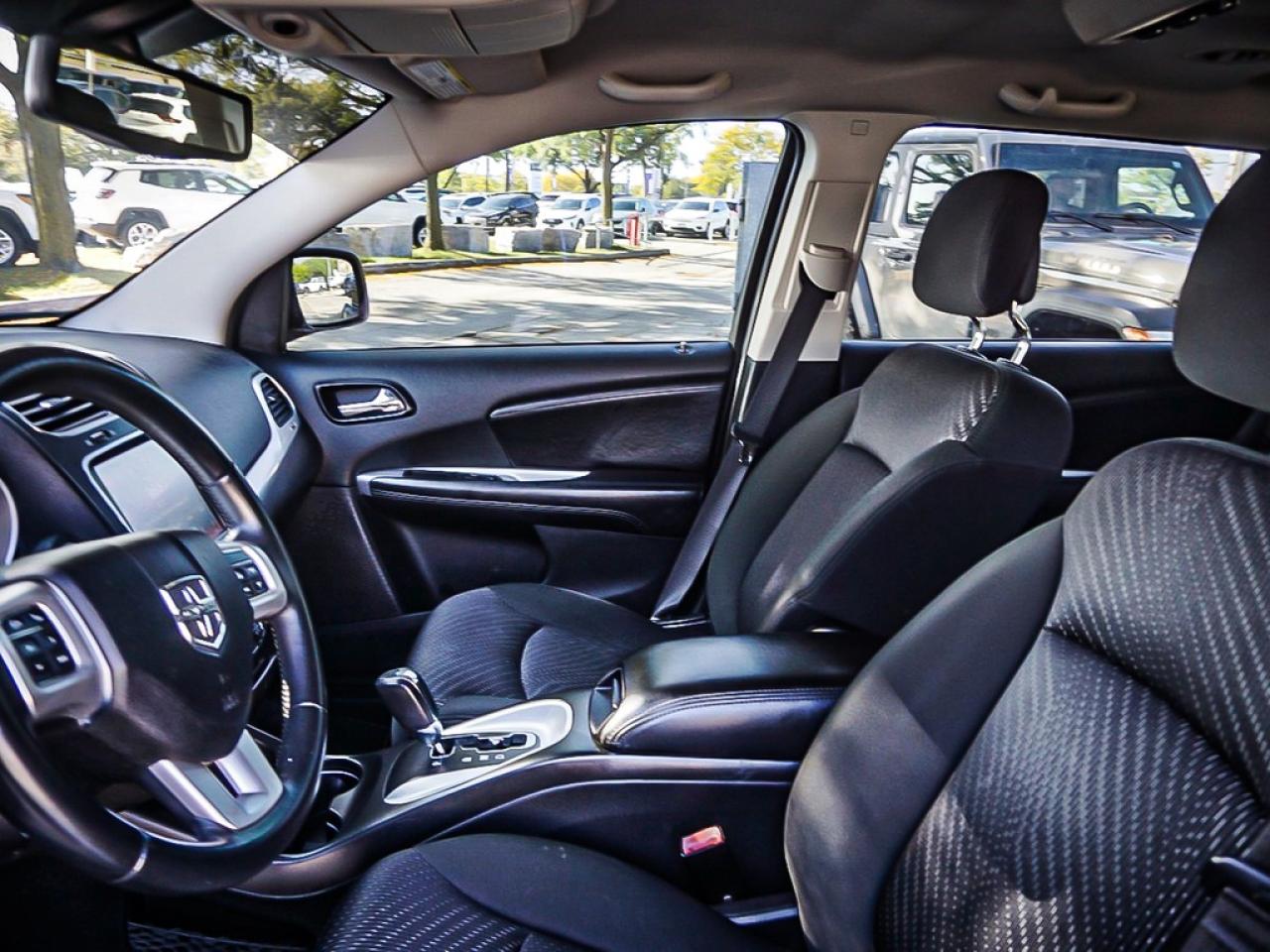 2011 Dodge Journey  Photo