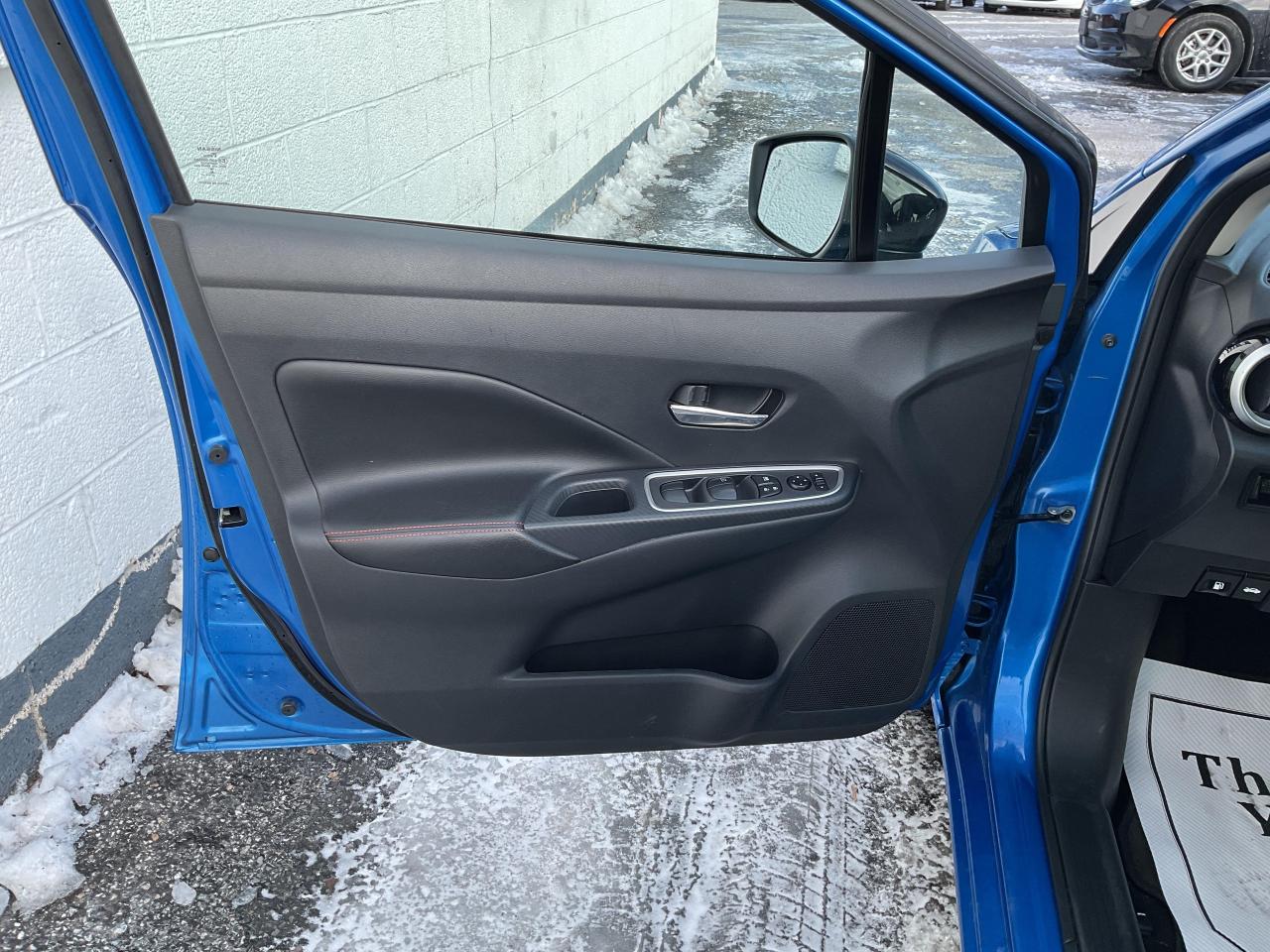 2023 Nissan Versa SR 4DR SEDAN Photo