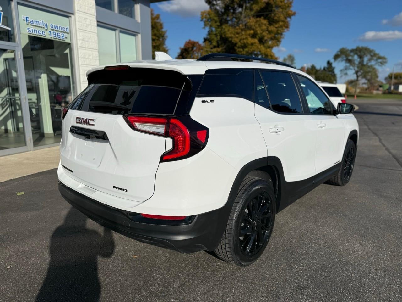 2024 GMC Terrain SLE 4dr All-Wheel Drive Photo