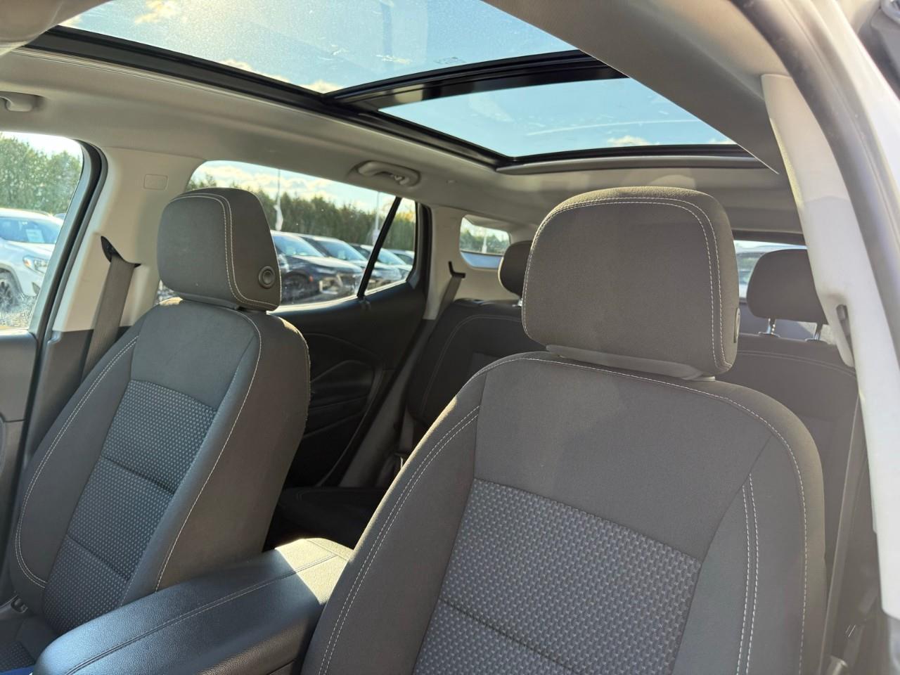 2024 GMC Terrain SLE 4dr All-Wheel Drive Photo