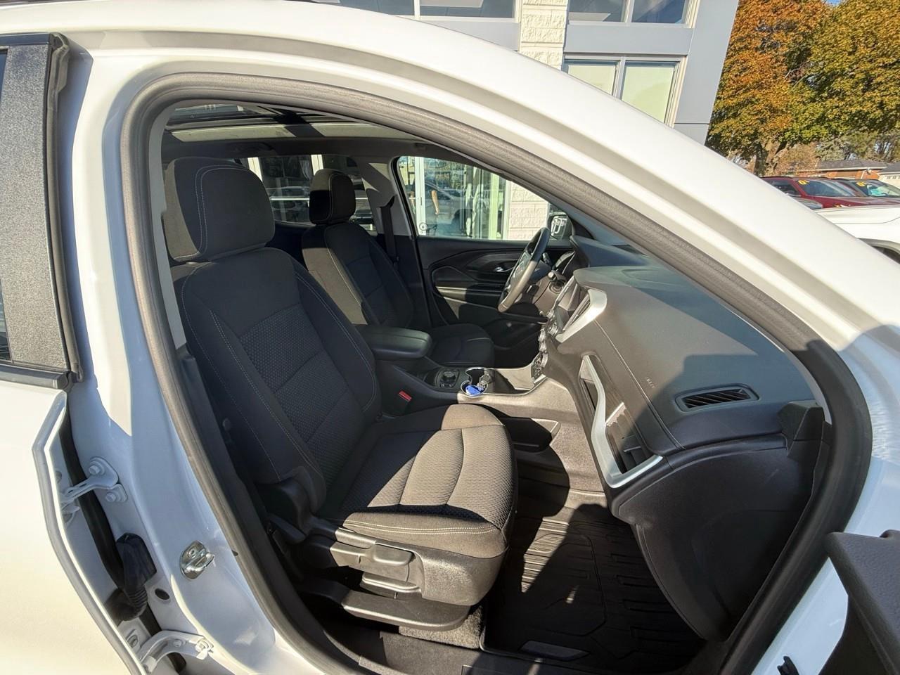 2024 GMC Terrain SLE 4dr All-Wheel Drive Photo