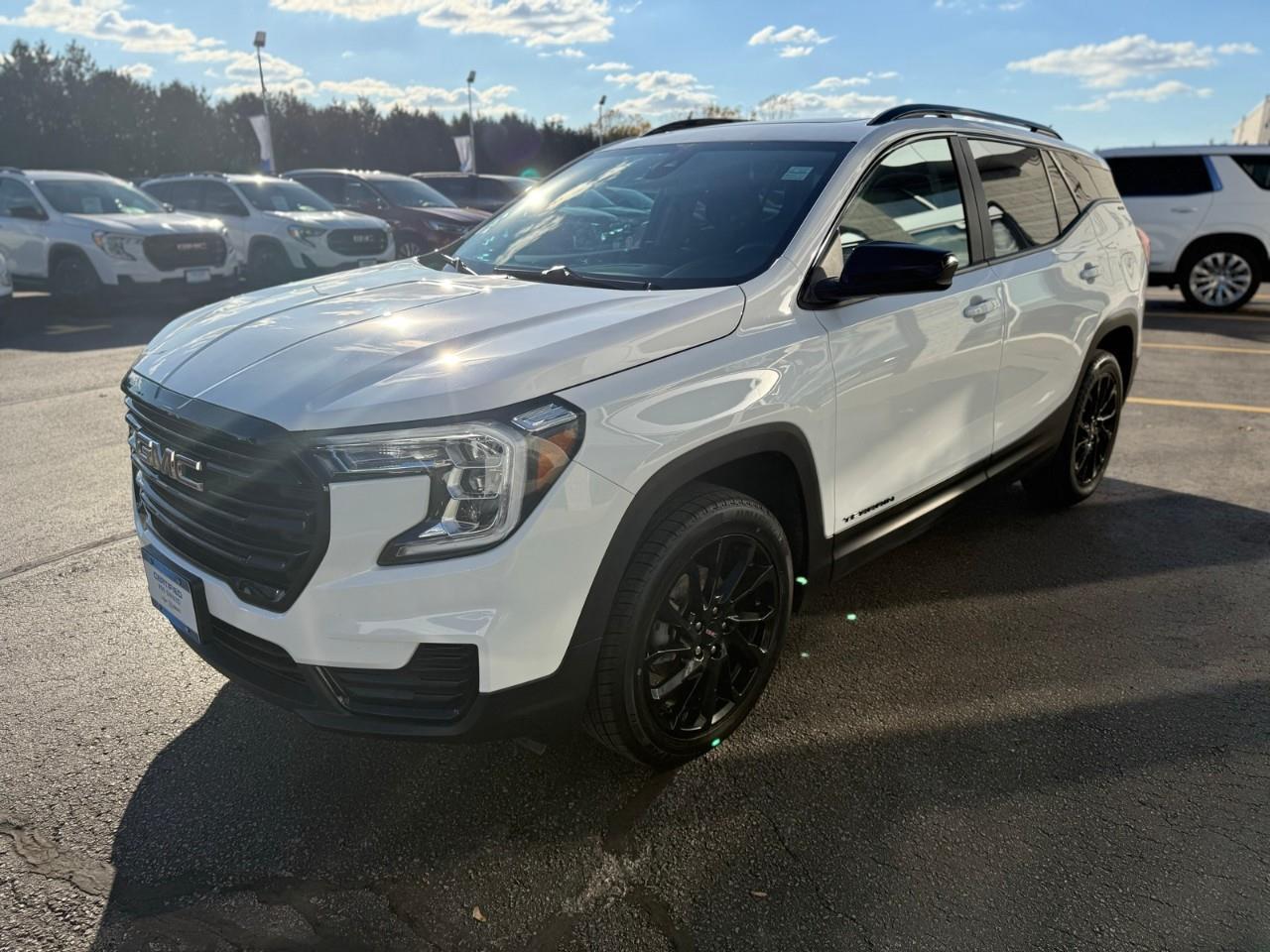 2024 GMC Terrain SLE 4dr All-Wheel Drive Photo4