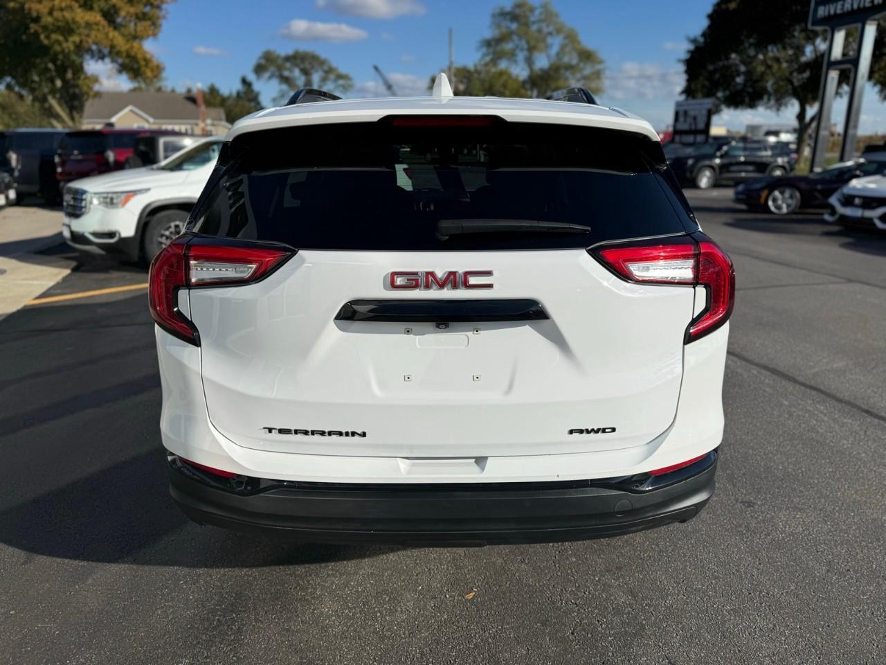 2024 GMC Terrain SLE 4dr All-Wheel Drive Photo