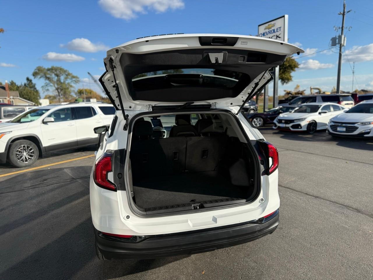 2024 GMC Terrain SLE 4dr All-Wheel Drive Photo