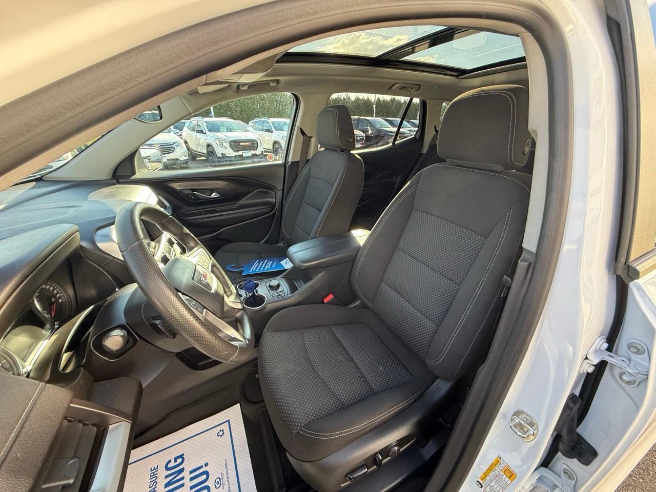 2024 GMC Terrain SLE 4dr All-Wheel Drive Photo