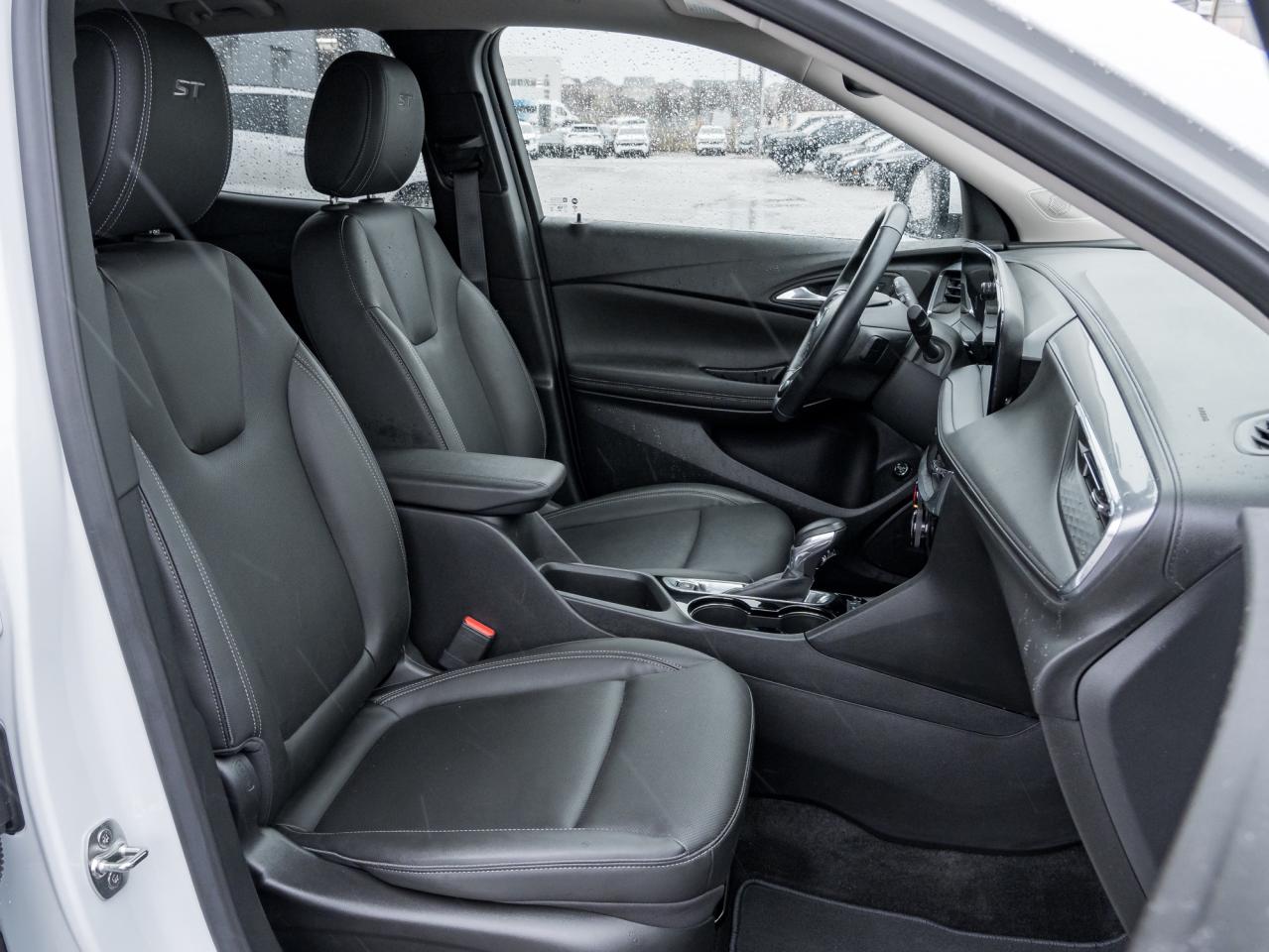 2024 Buick Encore GX Sport Touring 4dr All-Wheel Drive Photo