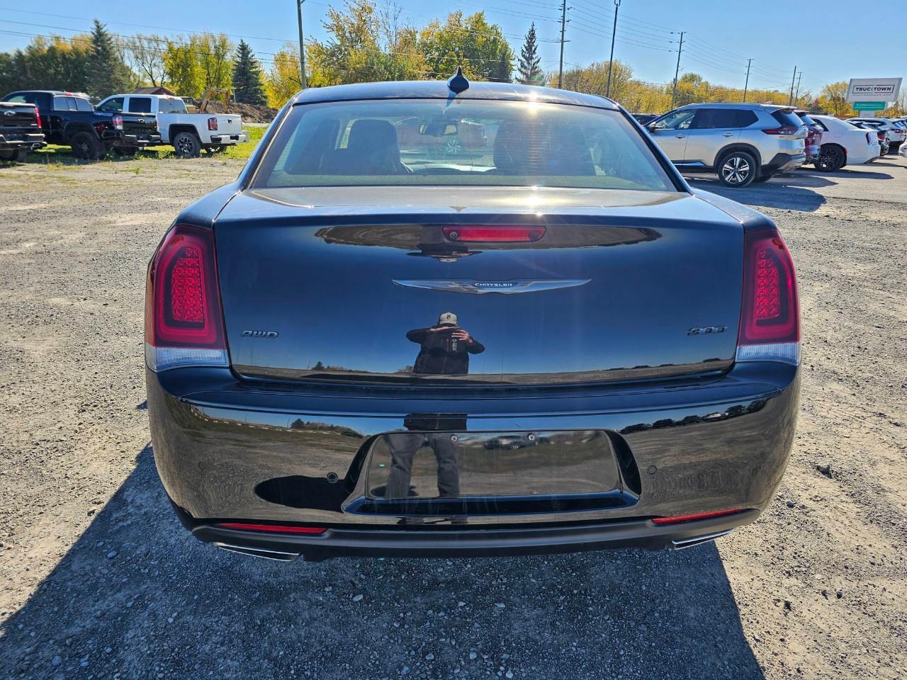 2023 Chrysler 300 Touring-L 4dr All-Wheel Drive Sedan Photo