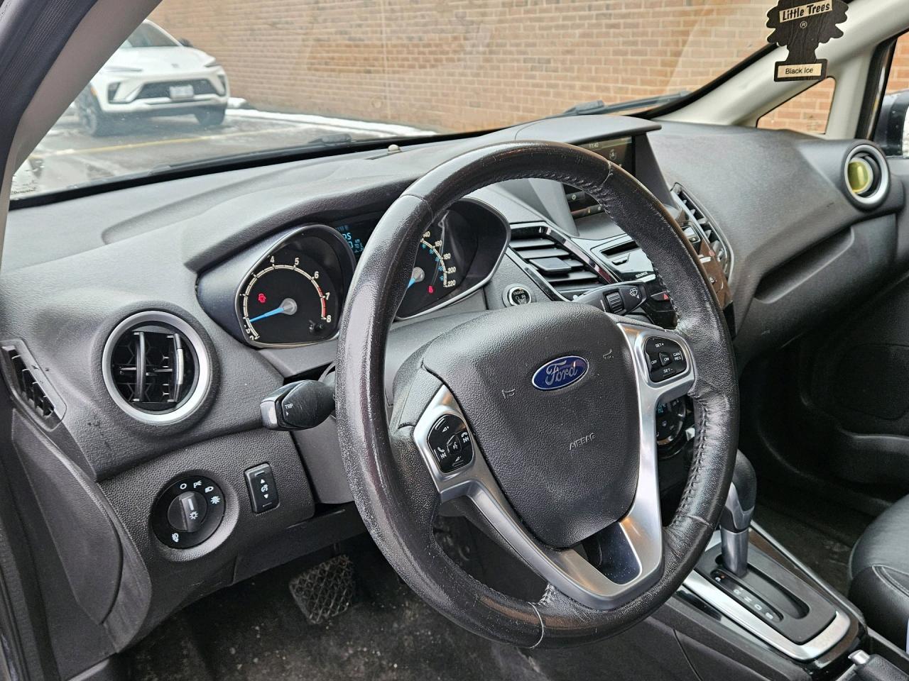 2015 Ford Fiesta 5DR HB TITANIUM Photo