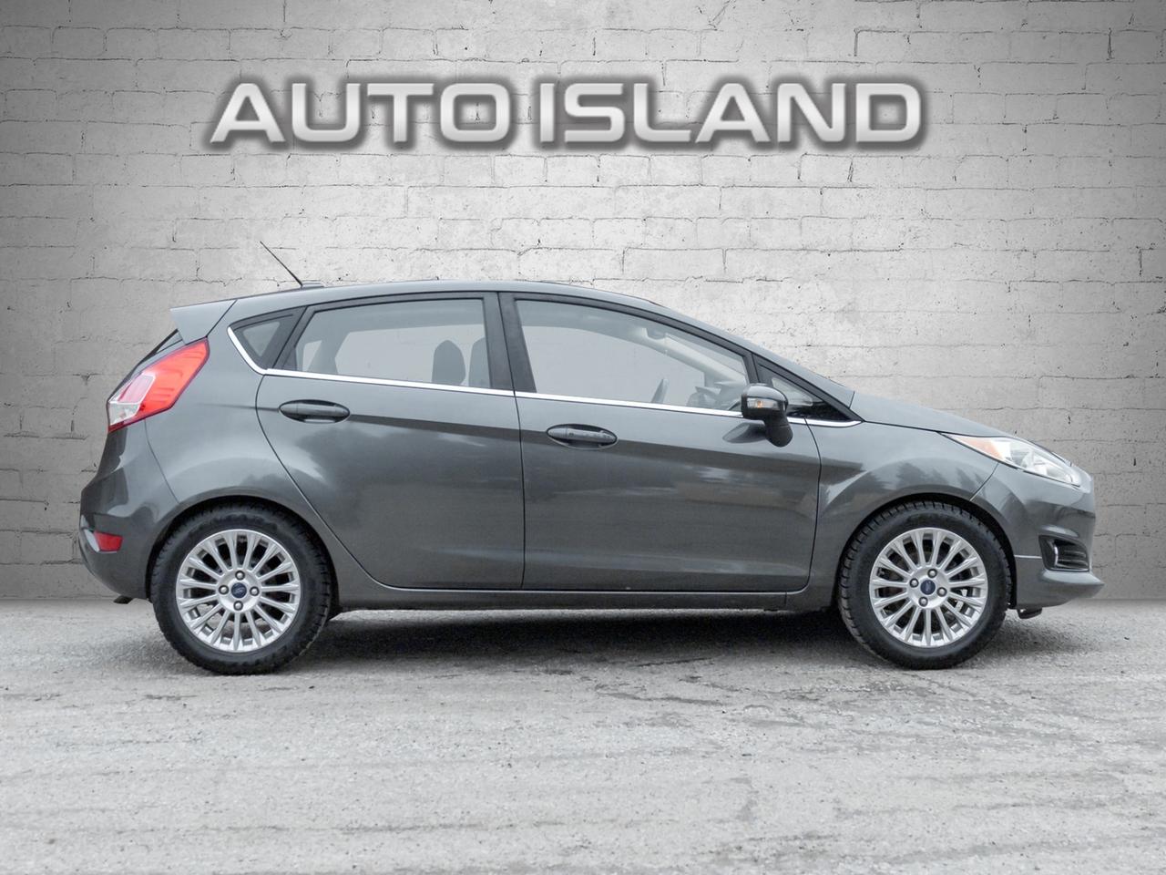 2015 Ford Fiesta HB Titanium, Leather, Sunroof, Camera Photo2